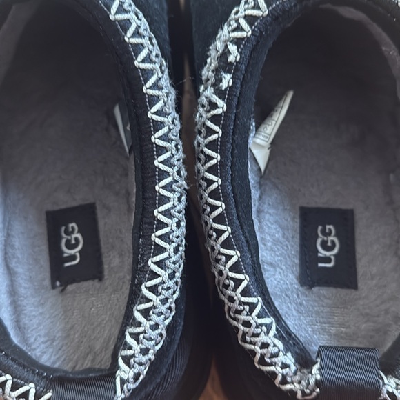 UGG women’s Black Slip-On Tazz platform size 9 - Picture 5 of 8